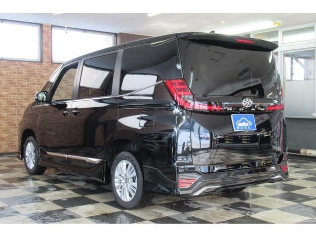 TOYOTA NOAH 4WD 2023