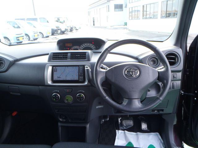 TOYOTA bB 2012