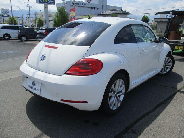 VOLKSWAGEN VOLKSWAGEN The BEETLE 2012