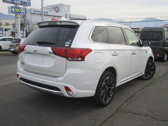 MITSUBISHI OUTLANDER PHEV 2015