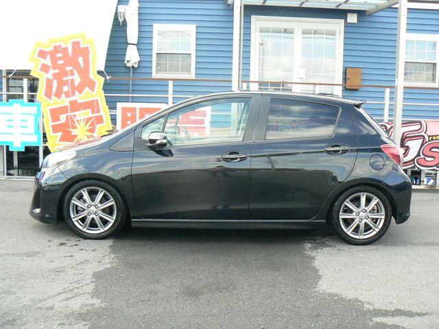 TOYOTA VITZ 2011