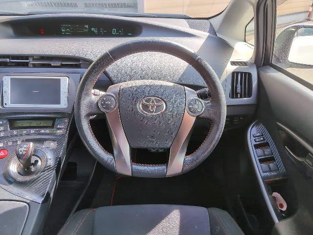 TOYOTA PRIUS 2014