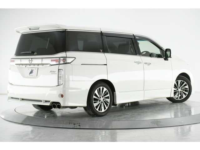 NISSAN ELGRAND  4WD 2014