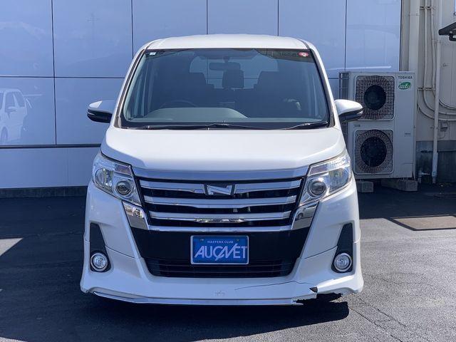 TOYOTA NOAH 4WD 2014