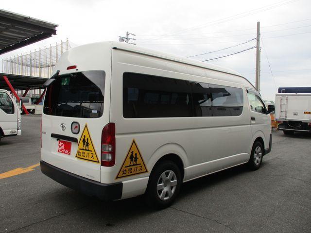 TOYOTA HIACE COMMUTER 2016