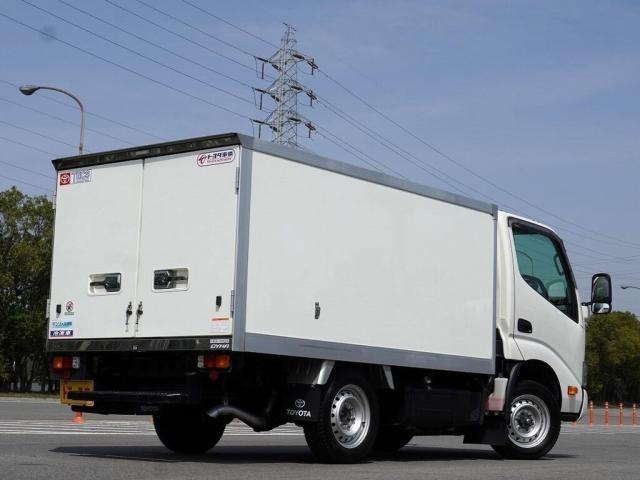 TOYOTA DYNA 2021