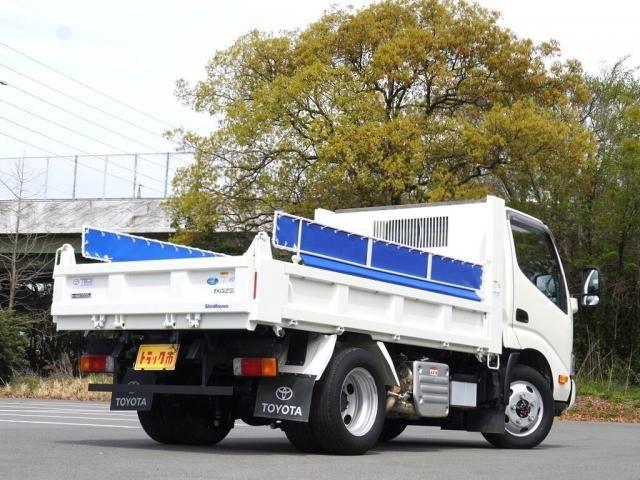 TOYOTA DYNA 2022