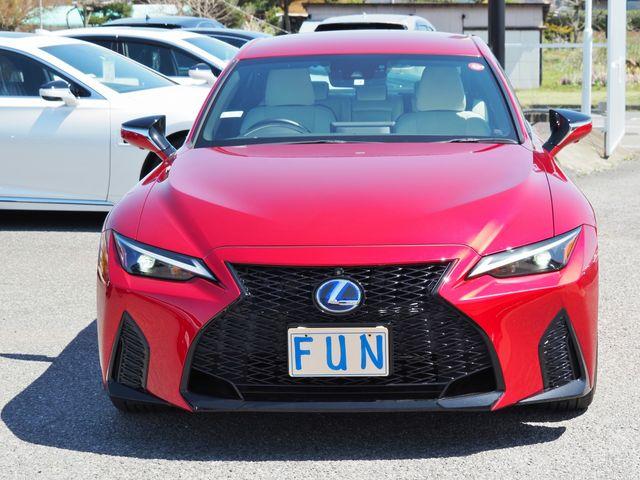 TOYOTA LEXUS IS300h 2021