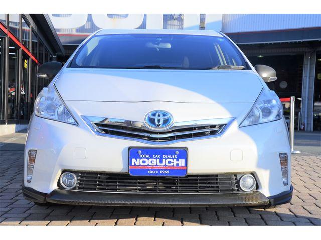 TOYOTA PRIUS Alpha 2013