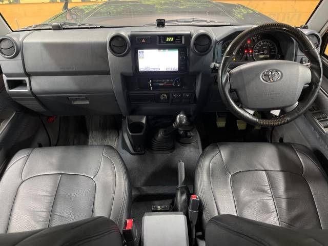 TOYOTA LANDCRUISER van 2015