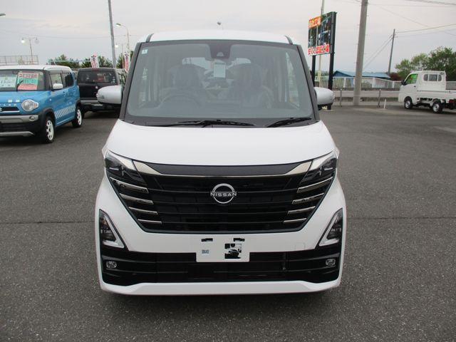 NISSAN ROOX 2024