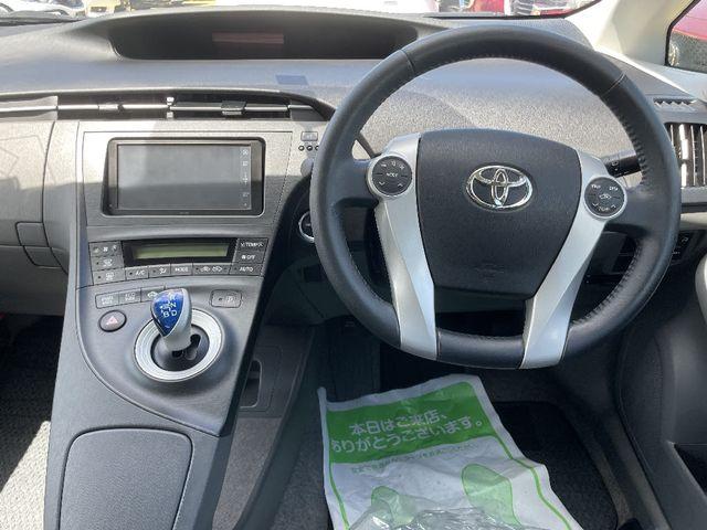 TOYOTA PRIUS 2011