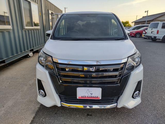 TOYOTA NOAH 2014