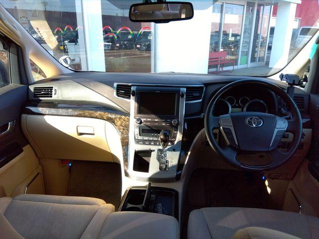 TOYOTA ALPHARD hybrid 4WD 2014