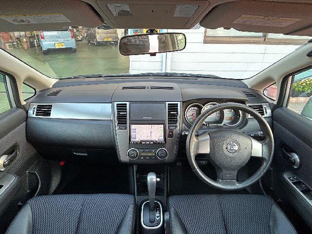 NISSAN TIIDA 2012