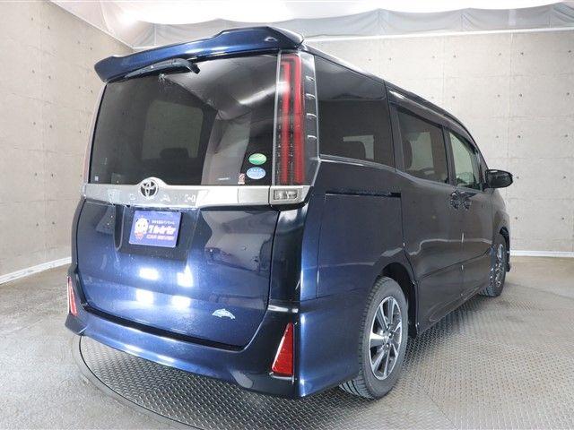 TOYOTA NOAH 2017