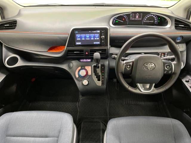 TOYOTA SIENTA HYBRID 2017