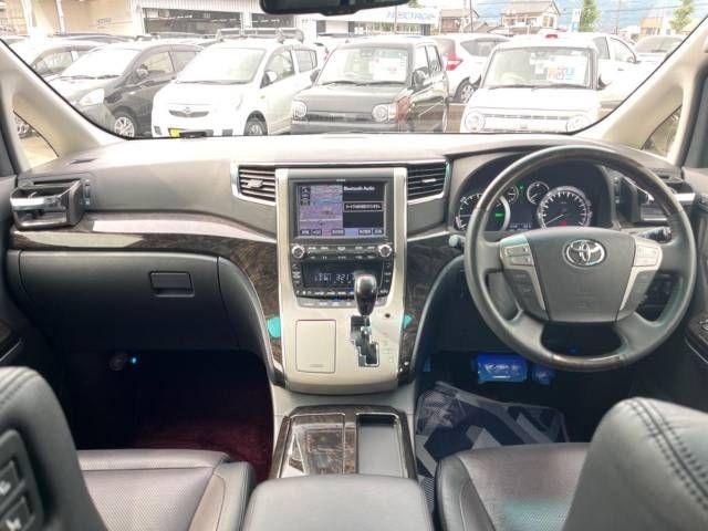 TOYOTA ALPHARD hybrid 4WD 2013