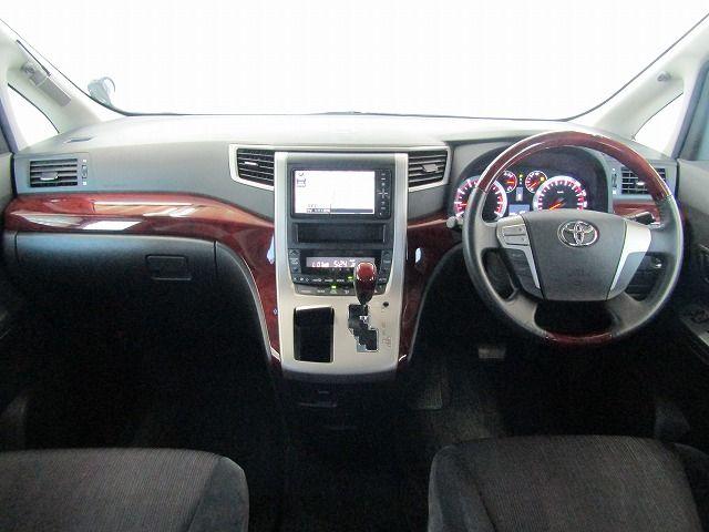 TOYOTA VELLFIRE 2011