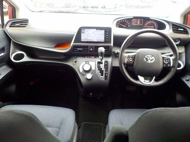 TOYOTA SIENTA 2015