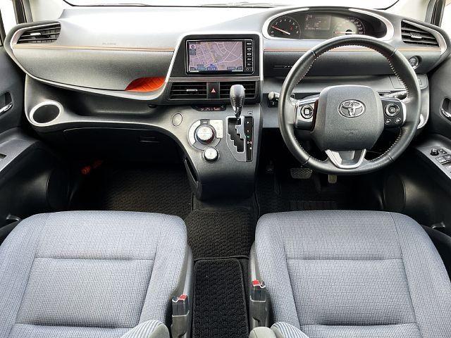 TOYOTA SIENTA 2017