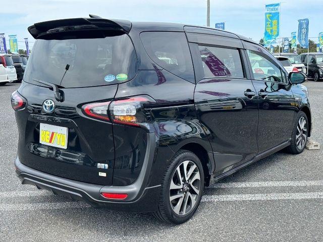 TOYOTA SIENTA HYBRID 2018