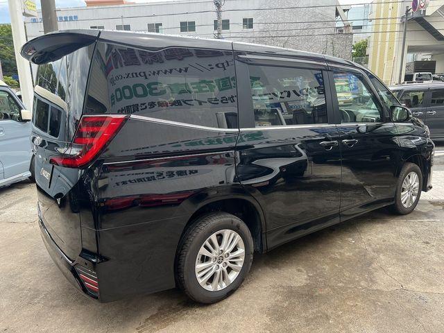 TOYOTA NOAH 4WD 2022