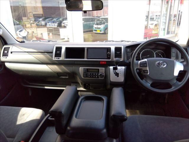 TOYOTA HIACE wagon 4WD 2018