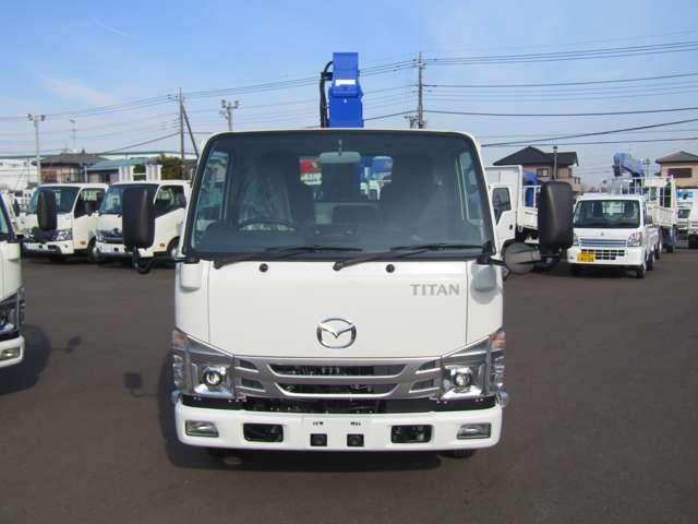 MAZDA TITAN 2023