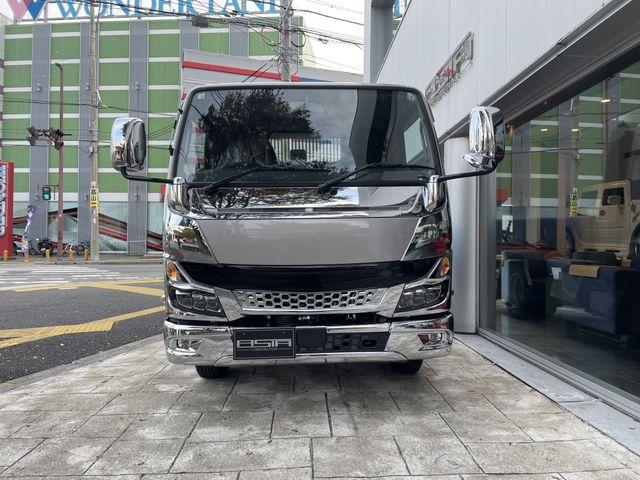 MITSUBISHI CANTER 2023