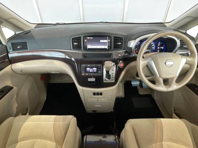 NISSAN ELGRAND 2011