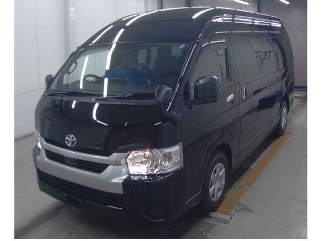 TOYOTA HIACE COMMUTER 2024