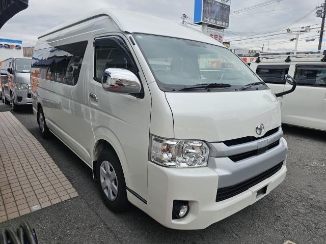 TOYOTA HIACE COMMUTER 2019