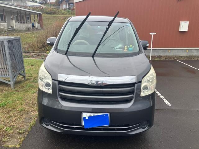 TOYOTA NOAH 4WD 2009