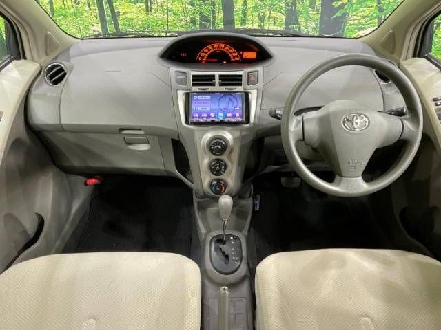 TOYOTA VITZ 2010