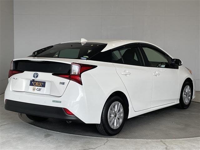 TOYOTA PRIUS 2021