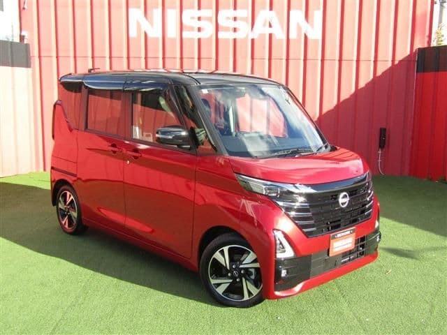NISSAN