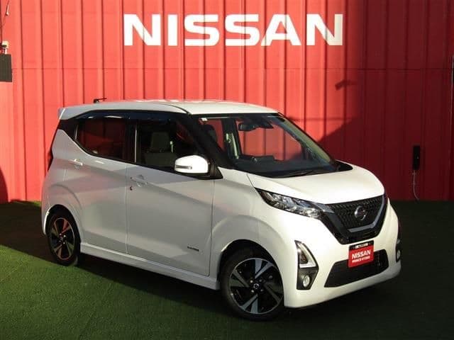 NISSAN