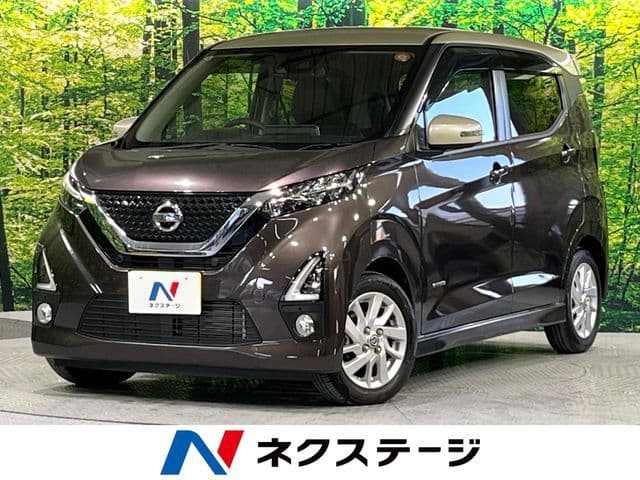 NISSAN