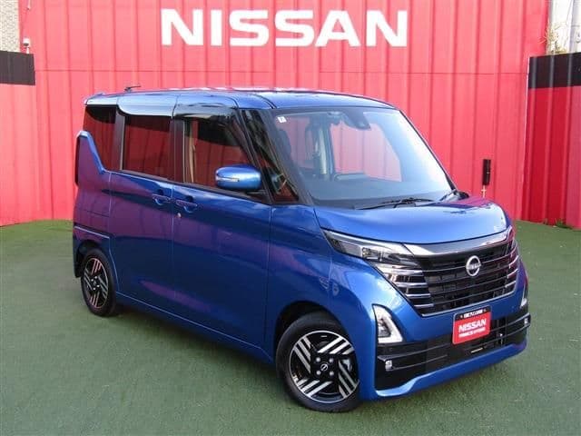 NISSAN