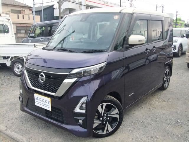 NISSAN