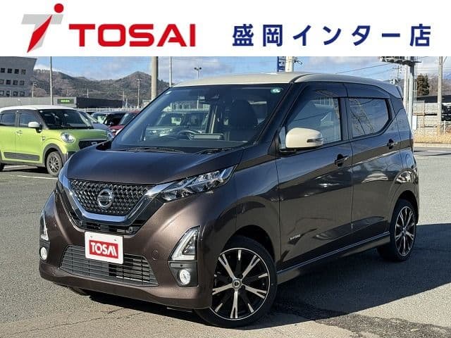 NISSAN