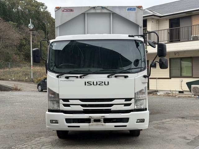 ISUZU