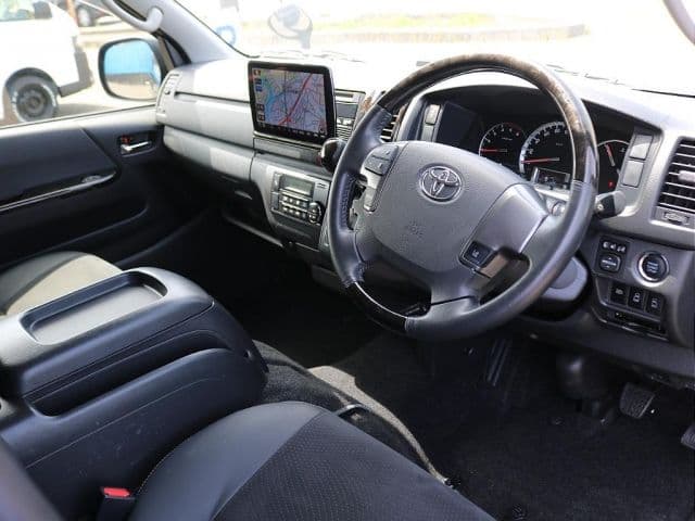 Car thumbnail 3