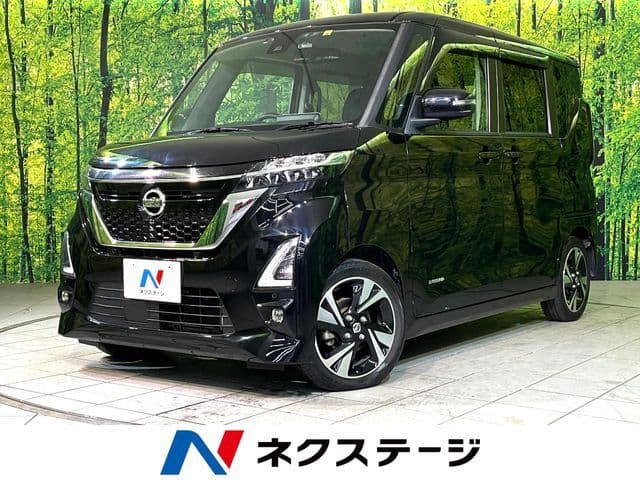 NISSAN