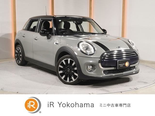 Car image 1