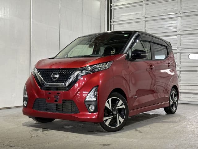 NISSAN