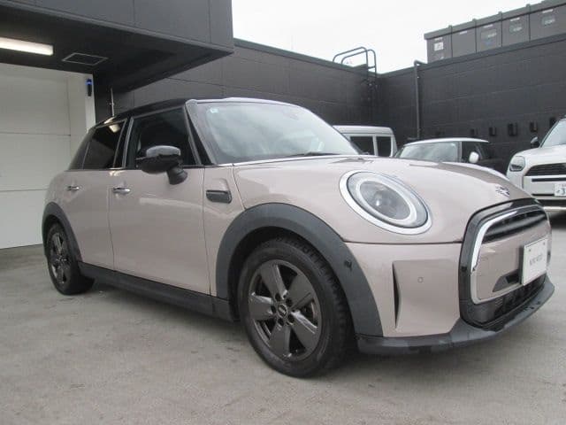 Car thumbnail 4