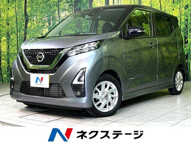 NISSAN