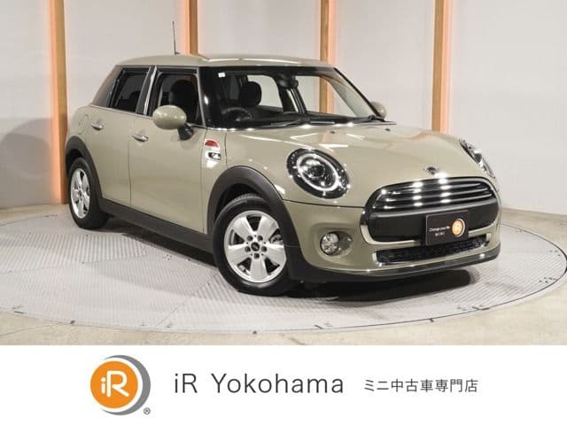 Car image 1